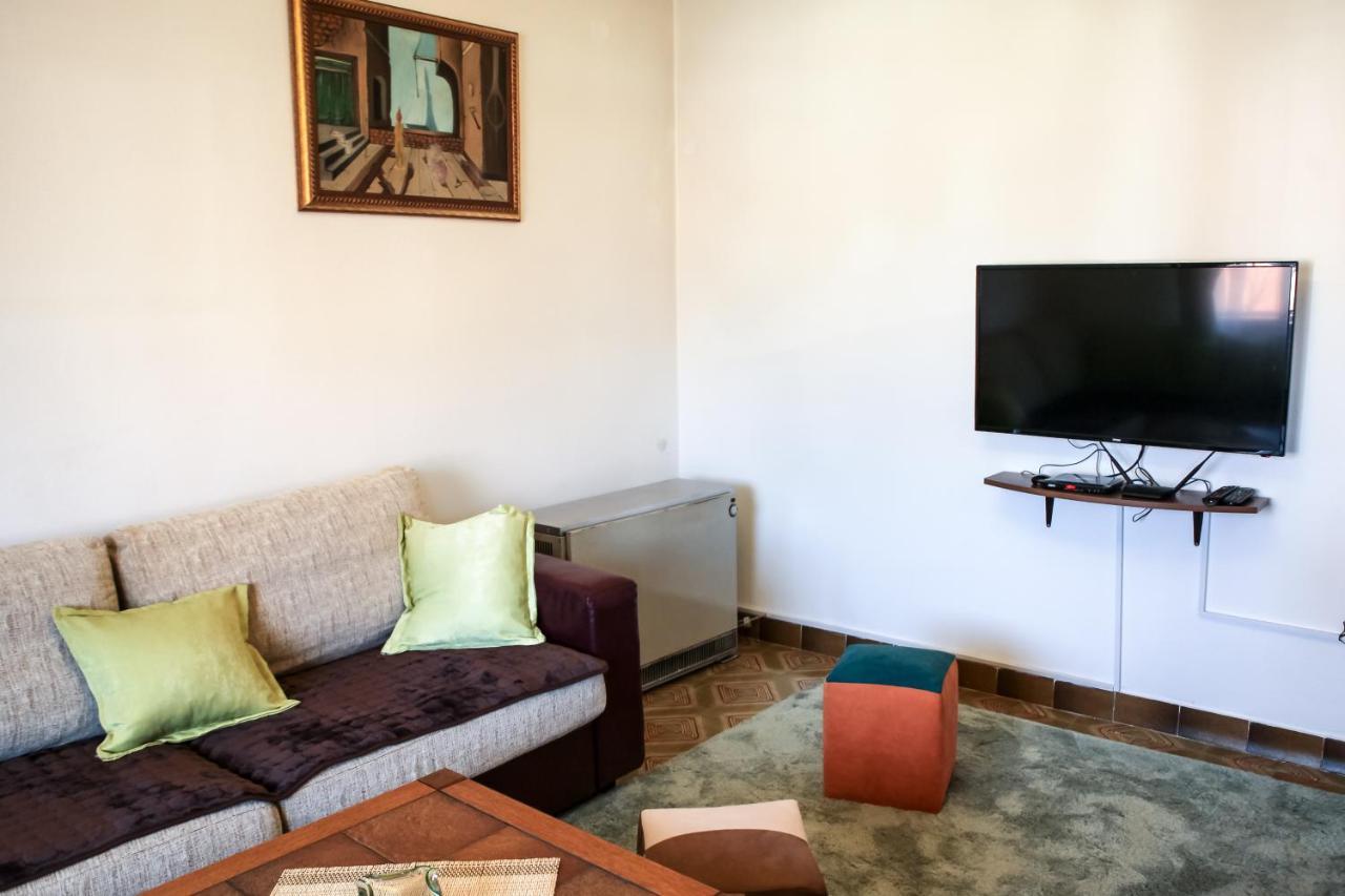 Apartment Dejan 采蒂涅 外观 照片